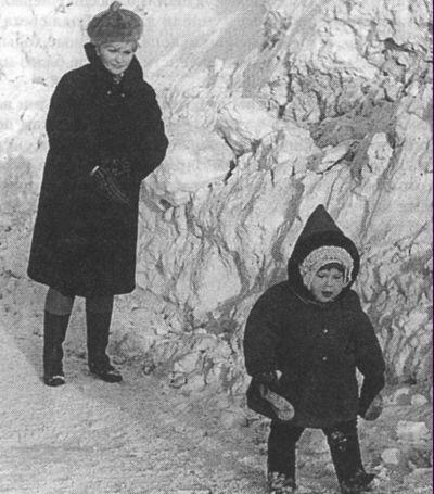 Среди камчатских сугробов Февраль 1974 Последний снег сошел только к маю А - фото 11