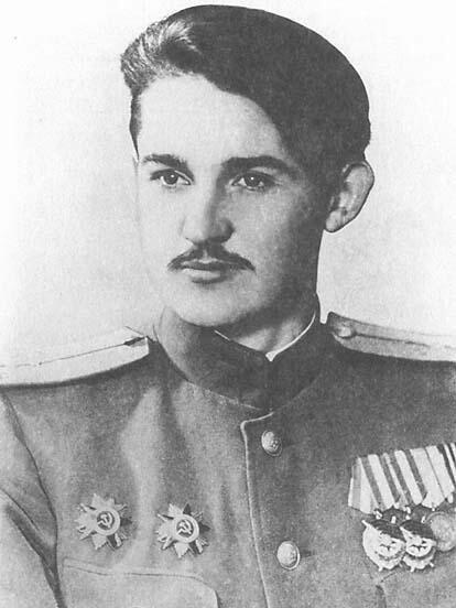 Валентин Иванович Варенников Валентин Варенников в 16 лет 1939 Понятно - фото 3