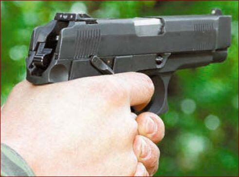 Курок взведён пистолет снят с предохранителя патрона в патроннике нет - фото 8