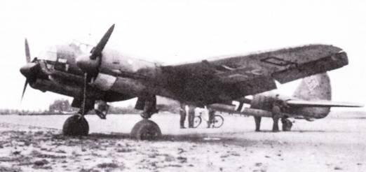 Бомбардировщик Ju88AI из 1й бомбардировочной эскадры Эмблемой KG1 являлся - фото 14