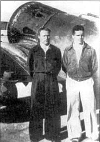 Два советских летчикаинтернационалиста позируют на фоне истребителя И16 - фото 5