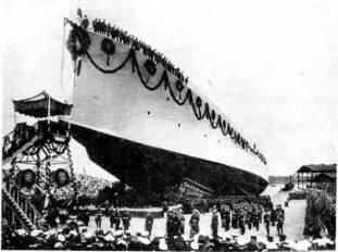 Крейсер Роон перед спуском на воду 27 июня 1903 г 27 июня 1903 г Эрзац - фото 50