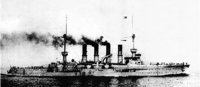 На последней странице вклейки крейсер Йорк в различные периоды службы - фото 106
