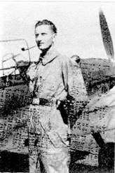 Бывший пилот легиона Кондор Альфред Xeльд на протяжении многих лет считался - фото 9