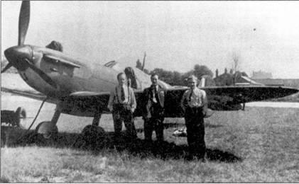 Три Роберта из 92й эскадрильи Нортхолт конец 1940 г Слева направо флэг - фото 125