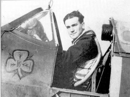 Флайтлейтенант Падди Файнакэн из 452й эскадрильи не вошел в опубликованную в - фото 128