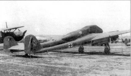 Разведчик Fw189 А на аэродромной стоянке на заднем плане заметен его - фото 61
