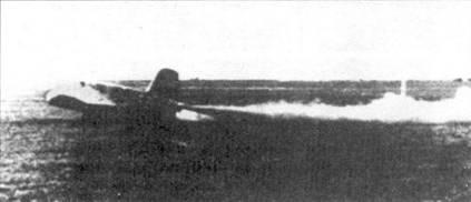 Пуск ракетного двигателя перед стартом Me 163А в двухцветном камуфляже - фото 18