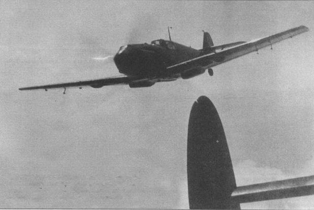 Один из Me 109Е0 сфотографированный в полете с борта Me 110 В отличие от - фото 5