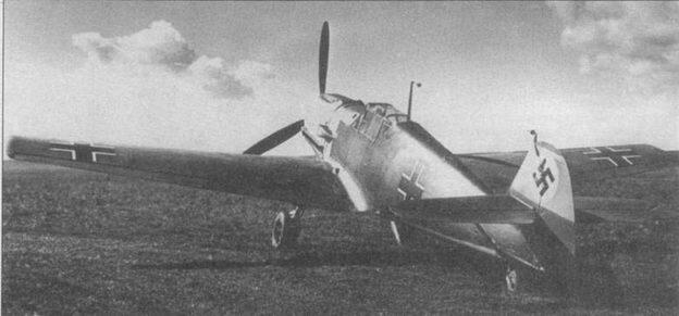 Два снимка Me 109V15 или V15A Оба прототипа были одинаковы и использовались в - фото 6
