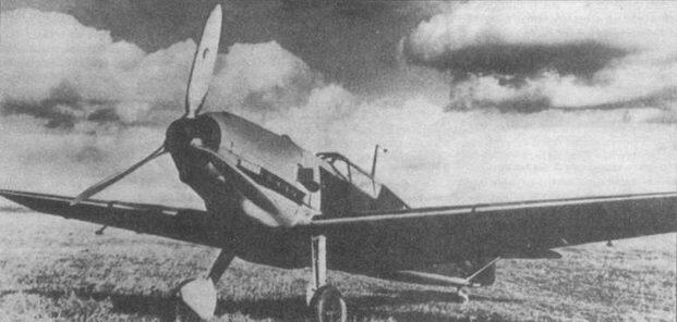 Два снимка Me 109V15 или V15A Оба прототипа были одинаковы и использовались в - фото 7