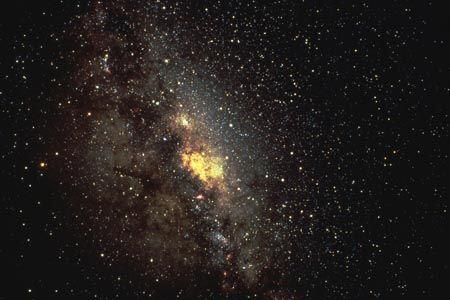 Снимок Млечного Пути в направлении его центра сделанный широкоугольным - фото 1