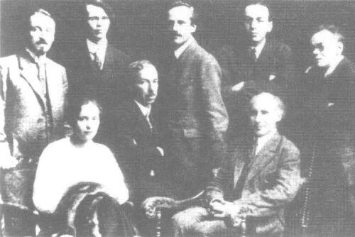 Русские литераторы в Берлине Сентябрь 1923 г Слева направо стоят Б К - фото 1