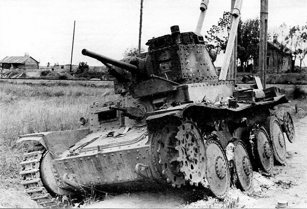 Pz38t AusfA либо AusfB ранних выпусков Эту машину отличают антенный - фото 4