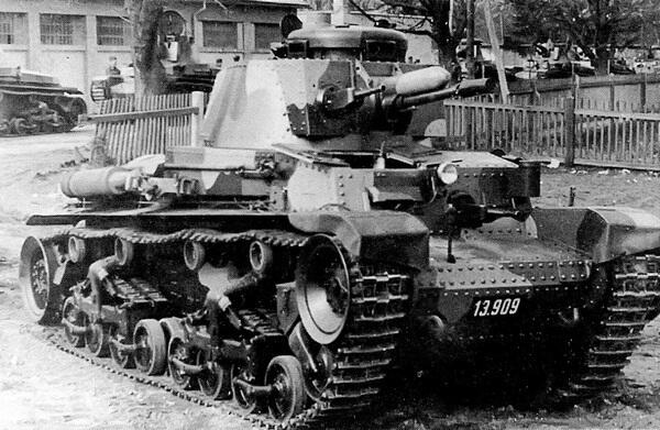 Танк LT vz35 с серийным номером 13909 в 1м танковом полку в Миловицах весна - фото 9