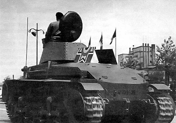 Лёгкие танки R2 во время парада в Бухаресте Октябрь 1941 года Обращает на - фото 46