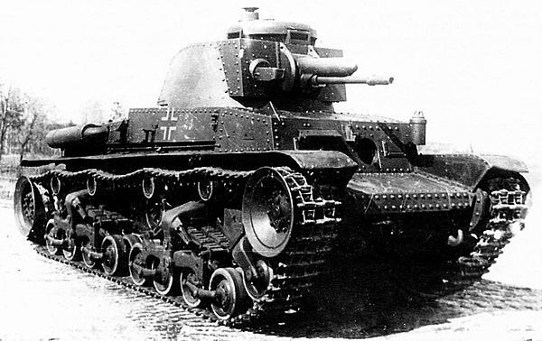 Трофейный танк Pz35t на полигоне в Кубинке 1948 год К сожалению до наших - фото 57