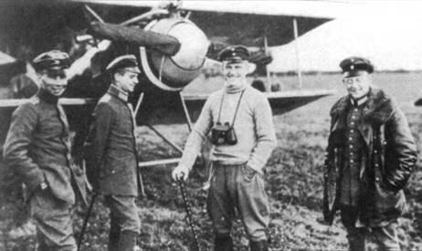 Четверо летчиков из 2го стаффеля Слева направо Стефан Кирмайер возглавил - фото 9