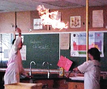 Взрыв метана в лаборатории Как видите он вещество опасное Оптимальный - фото 18