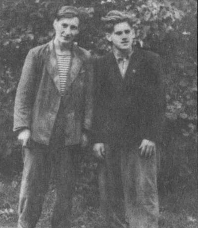 С другом В Шмаковым на работе в Ботаническое саду На военных сборах 1955 - фото 12