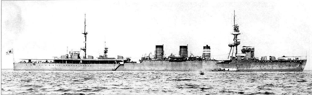 Крейсер Оои 1932 л дымовые трубы пока прямые без надстроенных сверху - фото 42