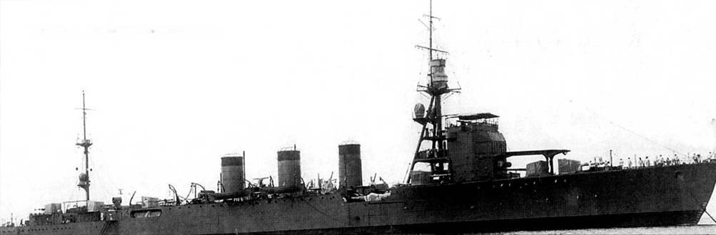 Легкий крейсер Исузу в Йокосуке август 1923 г Легкий крейсер Нагара - фото 64