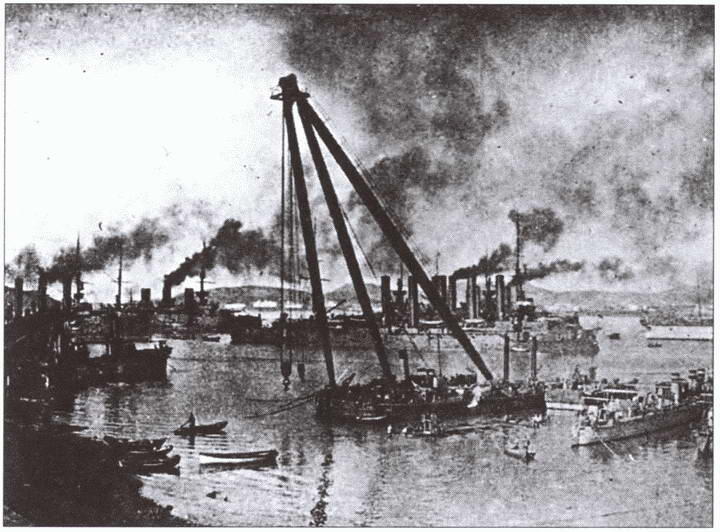 Внутренняя гавань ПортАртура 1904 г Эскадренный броненосец Цесаревич - фото 7
