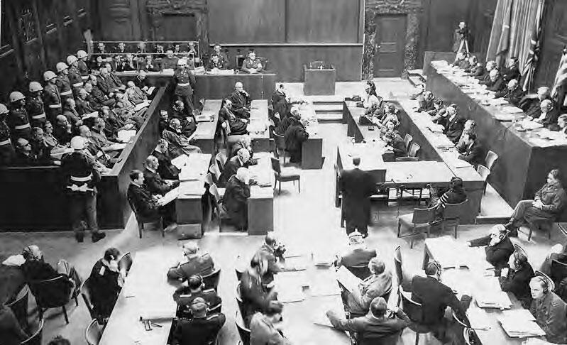 В зале заседаний Нюрнбергского трибунала Они исходили не только от - фото 3