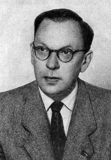 Выдающийся советский писатель Петр Андреевич Павленко принадлежит к тому - фото 2