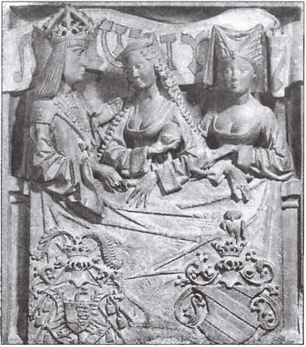 Император Максимилиан I с женой и дочерью Рельеф XV в Кроме того - фото 10