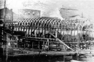 Наборы корпусов подводных лодок Дельфин вверху и Касатка на стапелях С - фото 15
