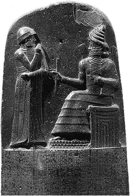 Царь Хаммурапи получает законы от солнечного бога Шамаша Вавилон рельеф - фото 3