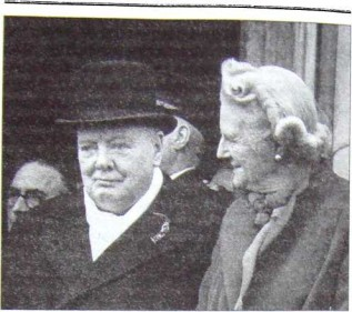 Уинстон и Клементина Черчилль на закате жизни В августе 1964 года Черчилля - фото 20