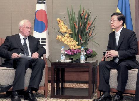 Встреча с премьерминистром Южной Кореи Ким Хвансиком Переговоры с султаном - фото 60