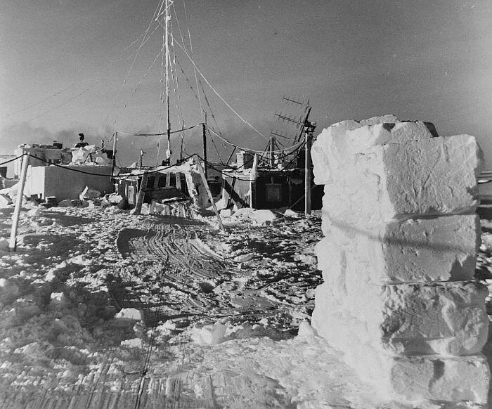 Вторая Советская антарктическая экпедиция Более чем полвека назад огромные - фото 1