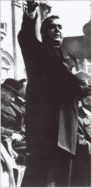 Й Тисо выступает перед единомышленниками Д Михайлович в 1946 г - фото 45