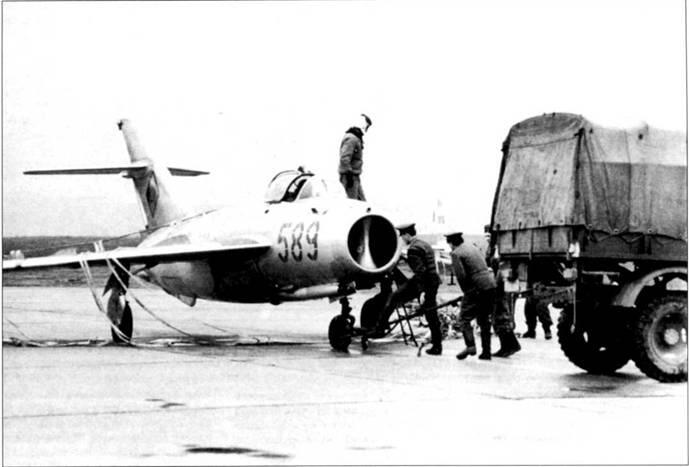ВВС ГДР получили истребители МиГ17 в небольшом количестве На снимке самолет - фото 30
