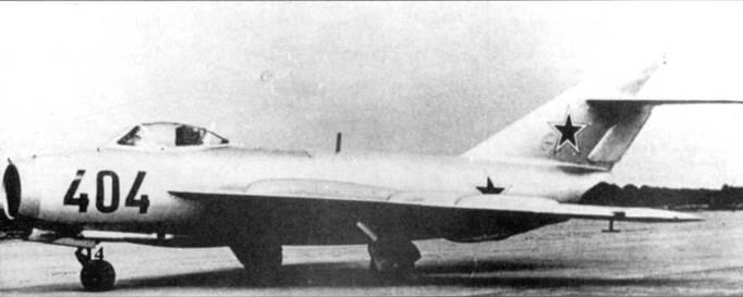 Прототип СР2 отличался от стандартного истребителя МиГ17 во многом Тан на - фото 37