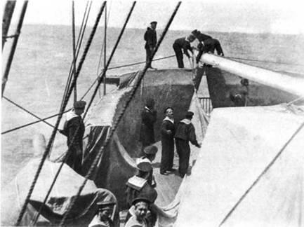 На Адмирале Корнилове в дальнем плавании Русские корабли в Пирее 1892 г - фото 64