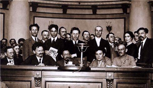 Президиум II съезда Советов Союза коммун Северной области В группе Троцкий - фото 8