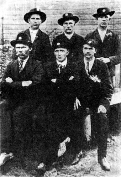 Группа финских красногвардейцев Суд над участниками восстания в Свеаборге - фото 38
