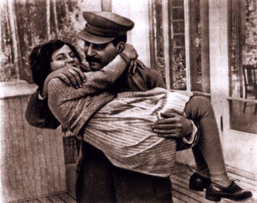 С дочерью Светланой на даче 1935 г Как руководитель государства Сталин - фото 10
