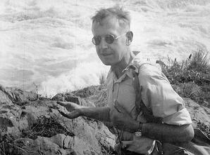 Отец в одной из своих экспедиций связанных с исследованием тропических - фото 17