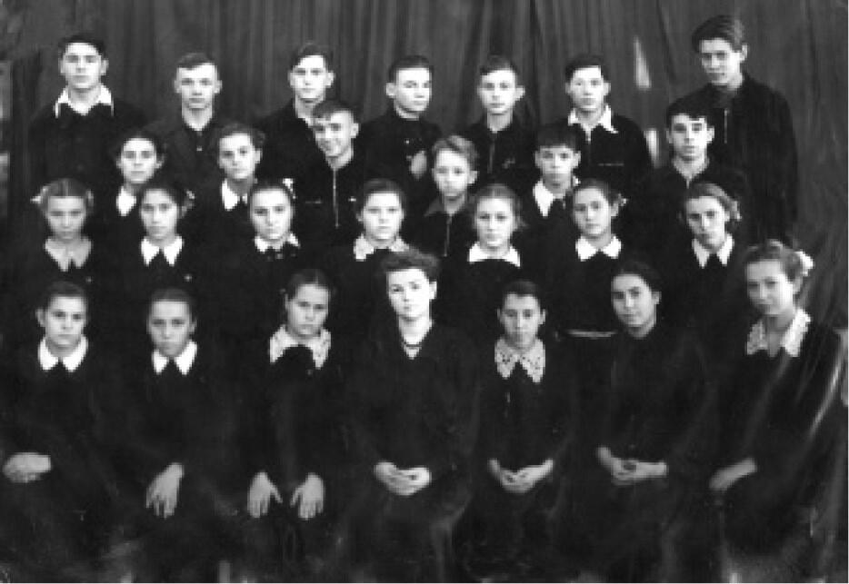 Девятиклассники 1958 Железнодорожница 1950е Старший лейтенант 1930е - фото 378