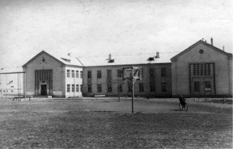 Школа на целине 1950е Студенты 1950е Ура каникулы нач 1980х - фото 428