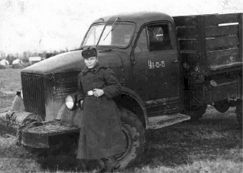 Военный шофер 1950е Весельчак 1950е Под сенью Ленина 1950е - фото 440