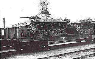 Эшелон с трофейными танками Pz III направляется на завод 37 для переделки их - фото 19