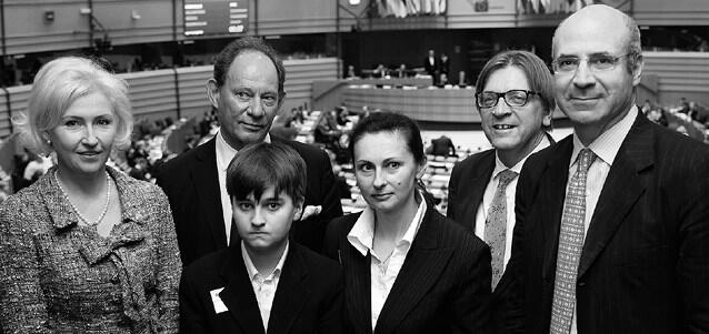 Наташа Никита и я встречаюсь с членами пленарной сессии Европарламента - фото 22