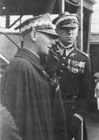 Маршал Войска Польского Э РыдзСмиглы с генералом С Мачеком AAN Воззвание - фото 9