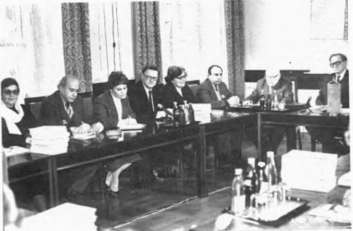 Советская часть комиссии справа налево ГЛ Смирнов АЛ Нарочницкий АО - фото 43